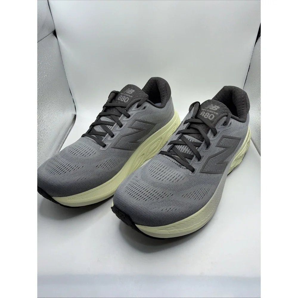 New Balance Men's Running Shoe Fresh‎ Foam. 880V15 Grey/Grey. Size 12D. M880F15